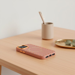 Funda Tachas Compatible con Magsafe para iPhone 14 - La Casa de las Carcasas, Accesorios y Fundas para mÃ³viles